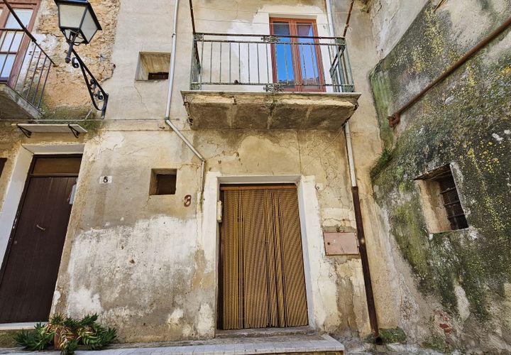 Landsbyhus i Collesano, Palermo, Collesano - € 28.000 | Ref: 10537 - foto 1